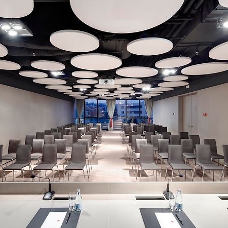 Hotel Crowne Plaza Podgorica By Ihg Exterior foto
