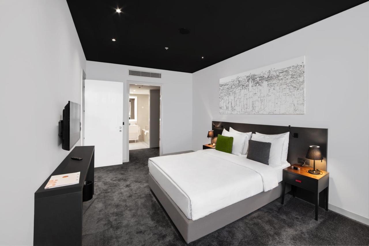 Hotel Crowne Plaza Podgorica By Ihg Exterior foto