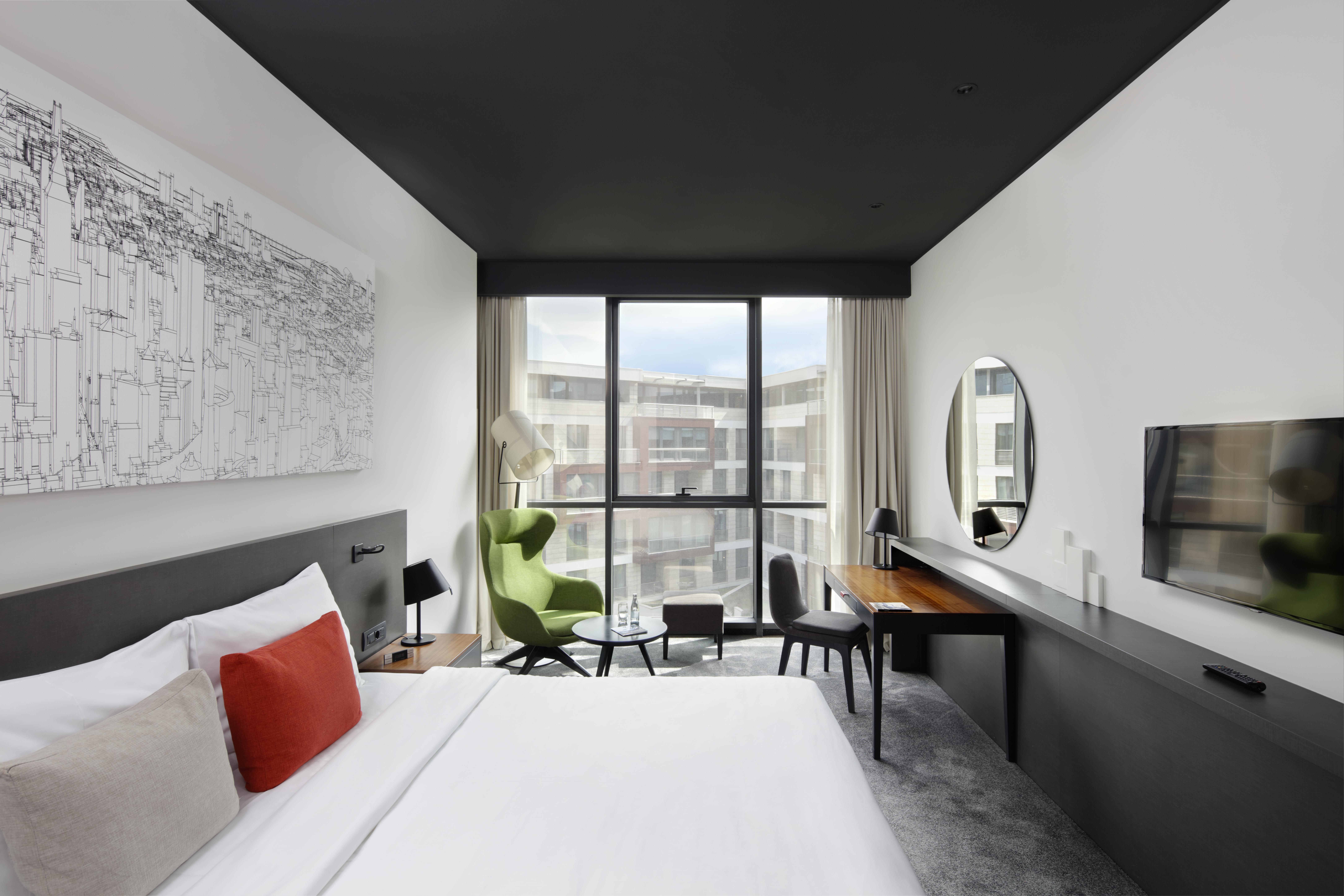 Hotel Crowne Plaza Podgorica By Ihg Exterior foto
